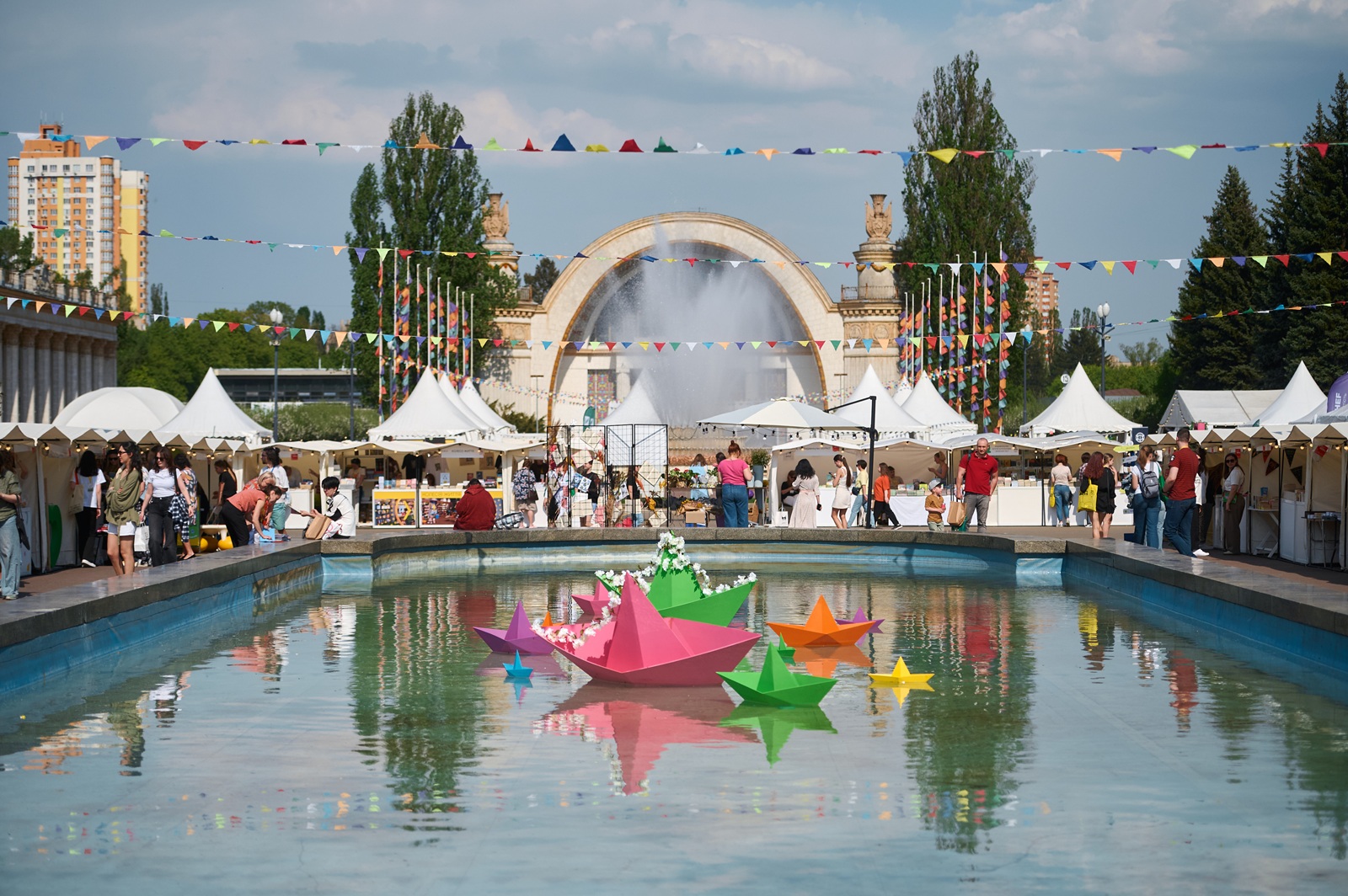 Книжковий &quot;урожай&quot; на ВДНГ: що треба знати про головний фестиваль осені